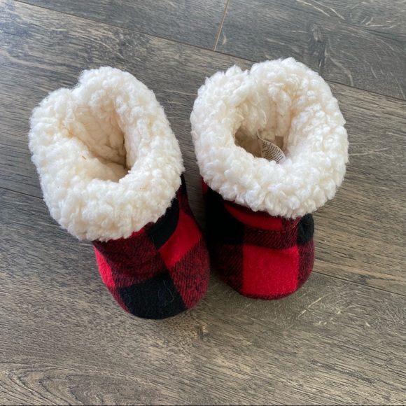 Buffalo Plaid Sherpa Booties 0-12m Indigo brand - Picture 5 of 5